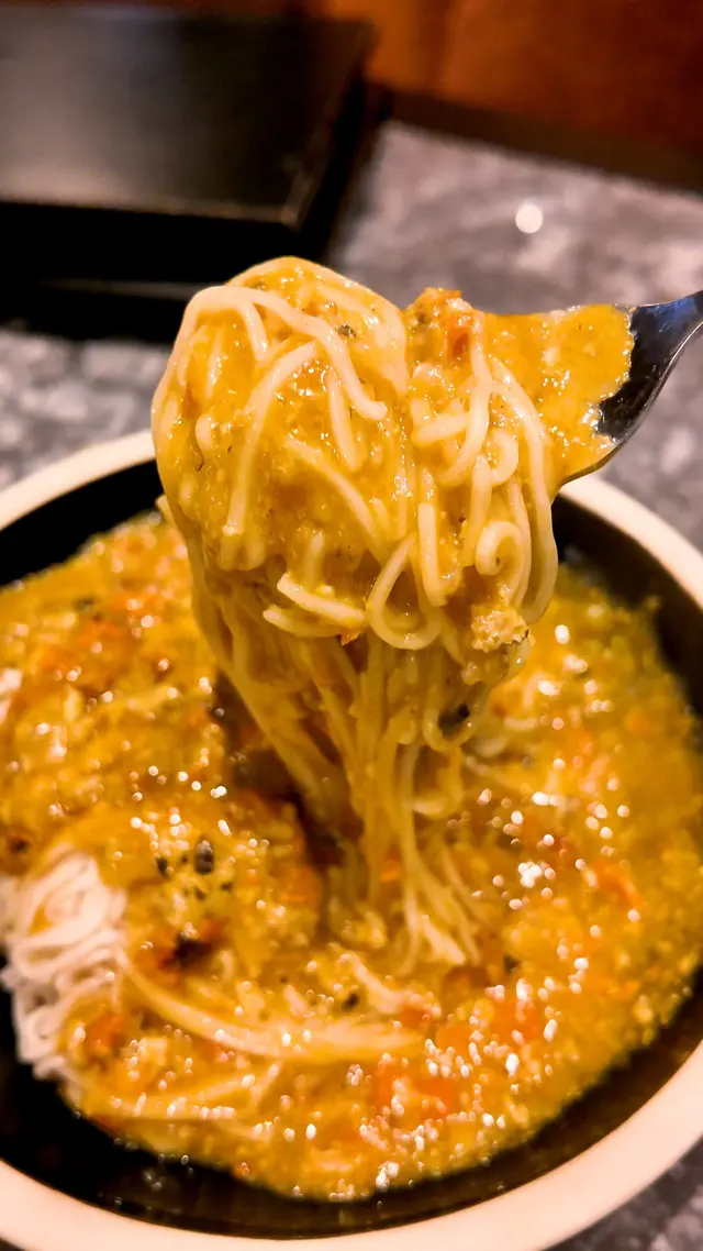 黃金蟹粉沾麵