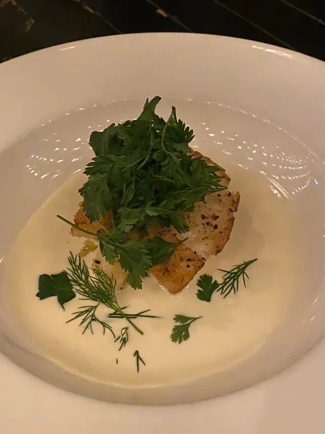 哩到認真有啲overcook 😟 等左好耐點知食落有啲鞋 肉身厚實 配埋薯仔同cream 但係份量都偏細😔