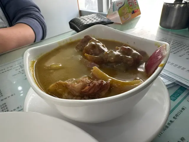 咖哩牛筋腩飯