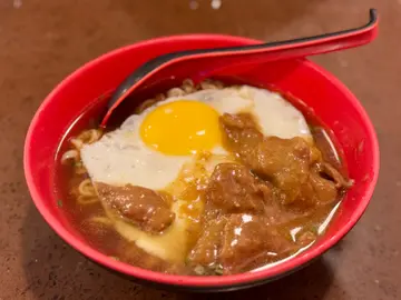 沙嗲牛肉太阳蛋公仔面