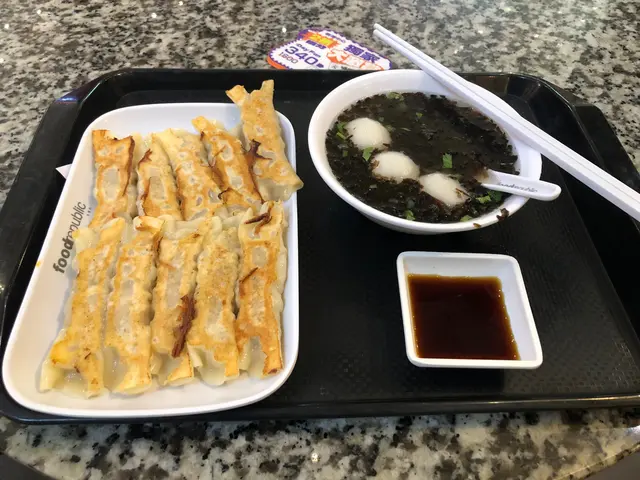 招牌鍋貼10隻