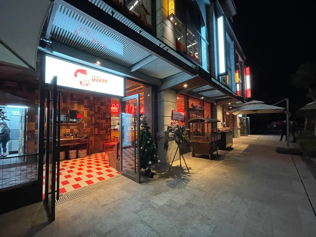 makan makan (MONTEREY Place)
