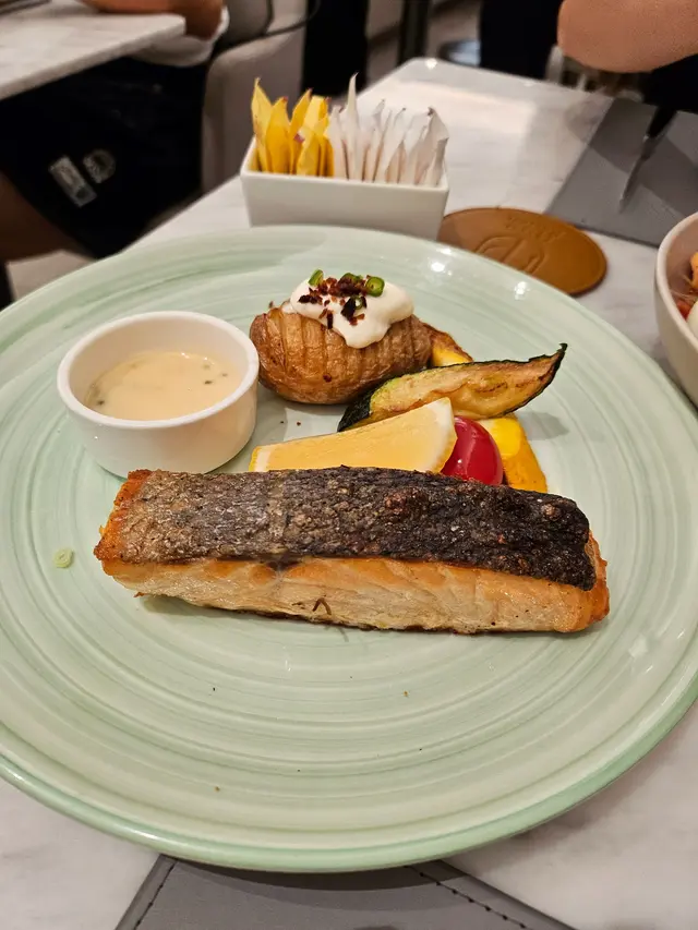 鍋烤挪威三文魚、魚子汁