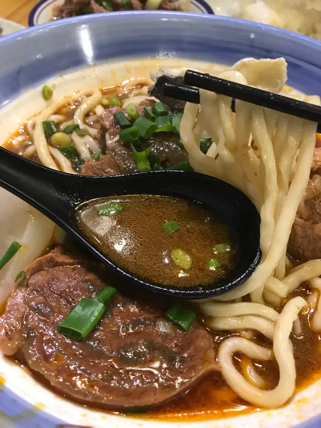 招牌紅燒牛肉麵