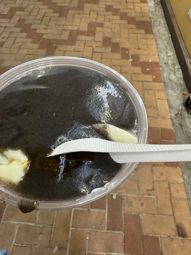 黑芝麻豆腐花