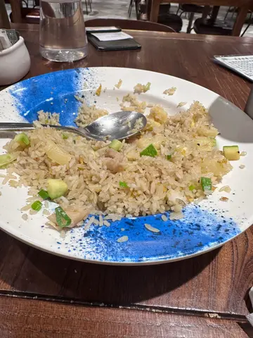 菠萝鸡粒炒饭