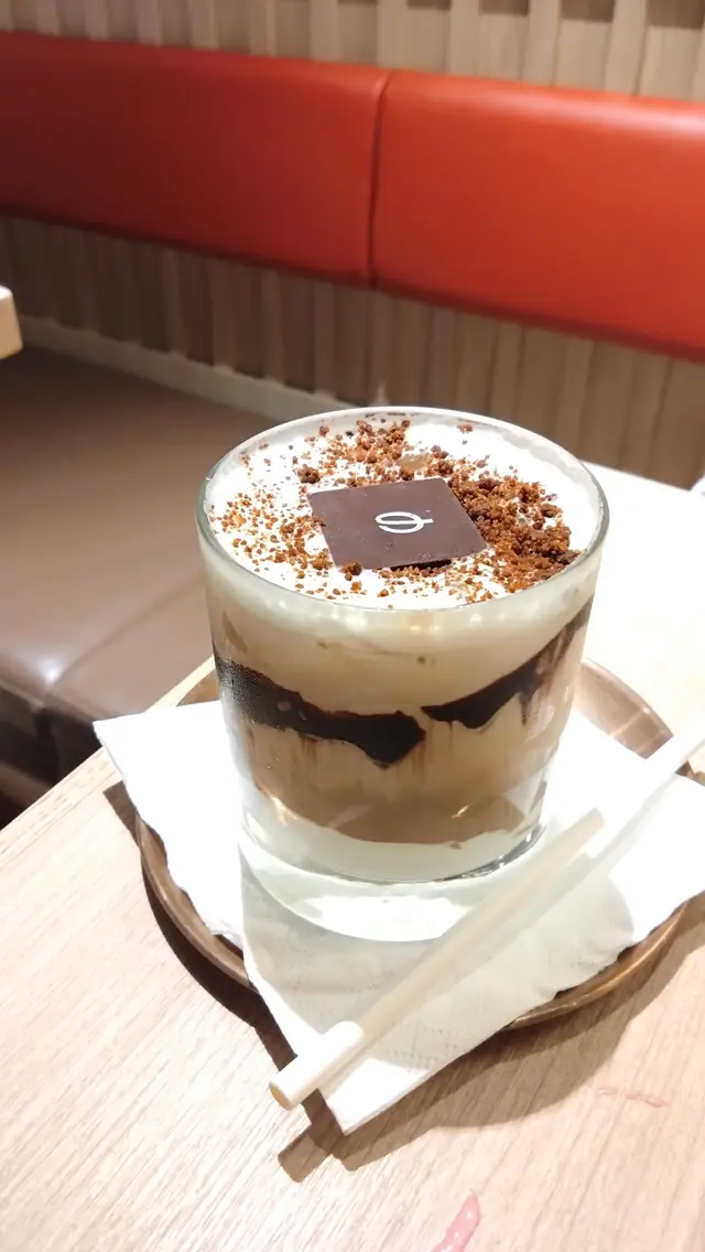 濃郁的朱古力味及咖啡甘香醇厚,不算好甜,口感順喉