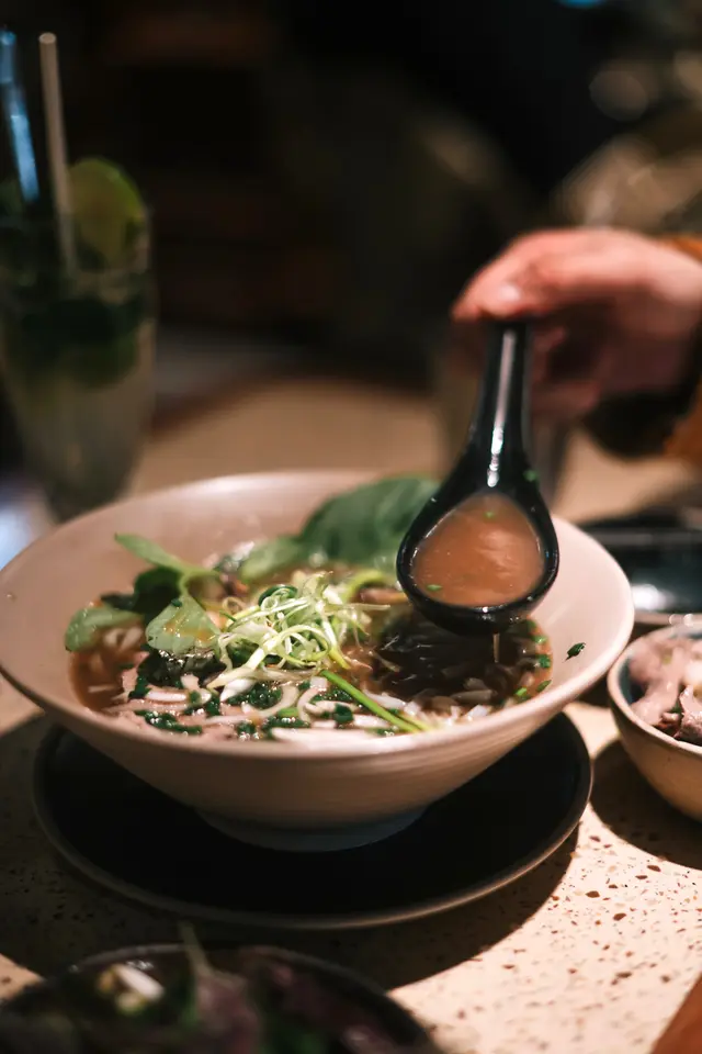 生牛肉湯河