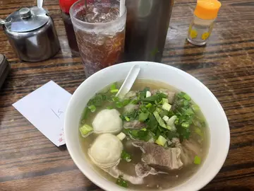 牛腩墨鱼丸双拼➕冻柠茶套餐