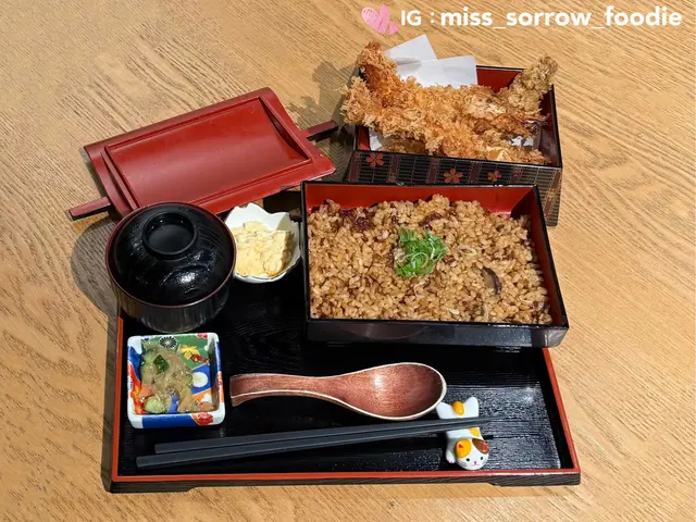 嵐御品丼配自家秘製蛋黃醬