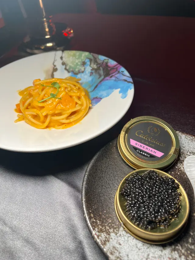 原罐西伯利亞鱘龍魚子醬• 胡桃果忌廉汁蟹肉意大利粉