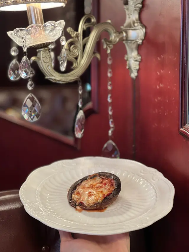 烤雙重芝士茄蓉醬板燒巨菇