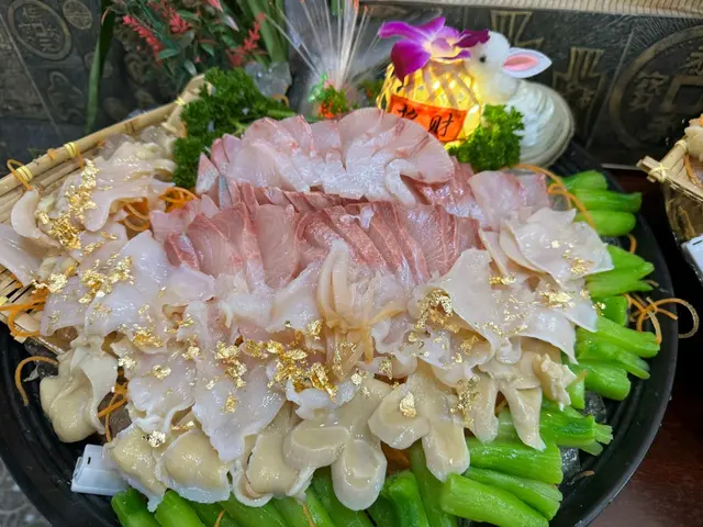 章𫚉鱼象拔蚌刺身