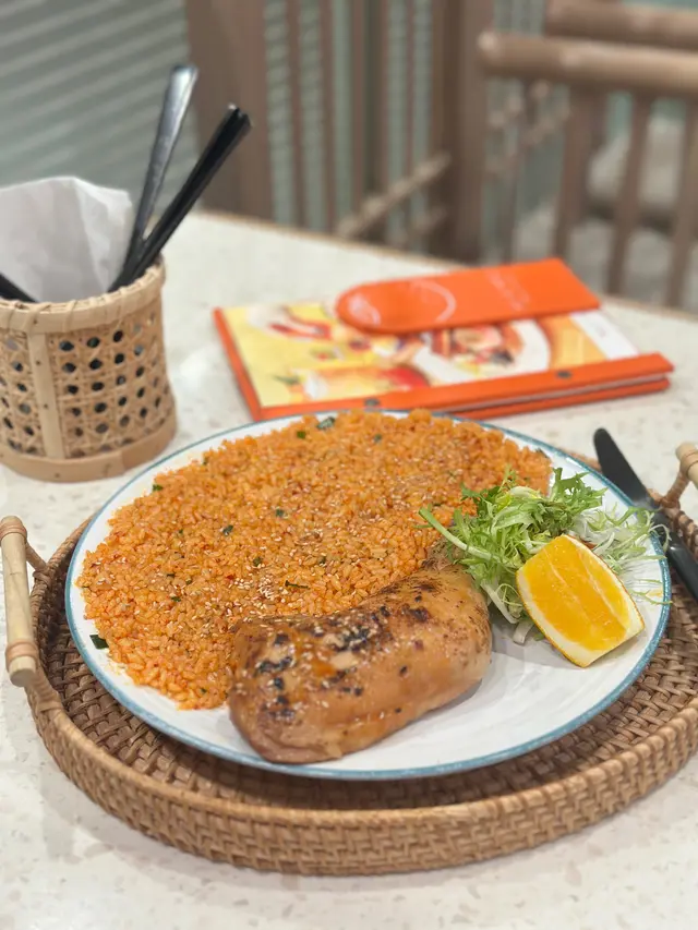 燒慢煮雞腿紫蘇拌飯