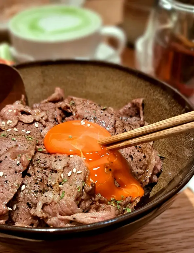 美國安格斯牛月見蛋丼