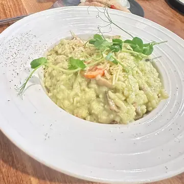 牛油果鸡肉忌廉烩意大利饭