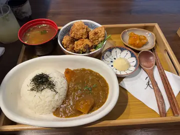 日式炸鸡咖喱饭