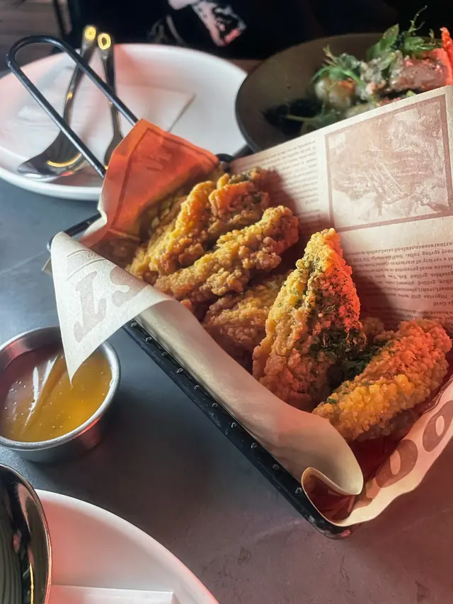 Fried Chicken Wings with Teriyaki Sauce