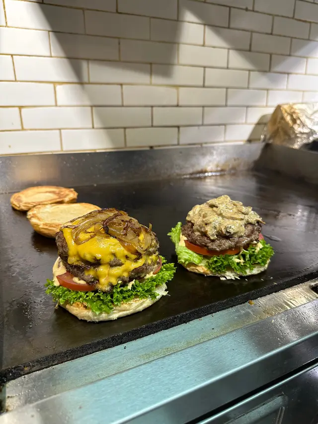 黑松露蘑菇安格斯牛漢堡