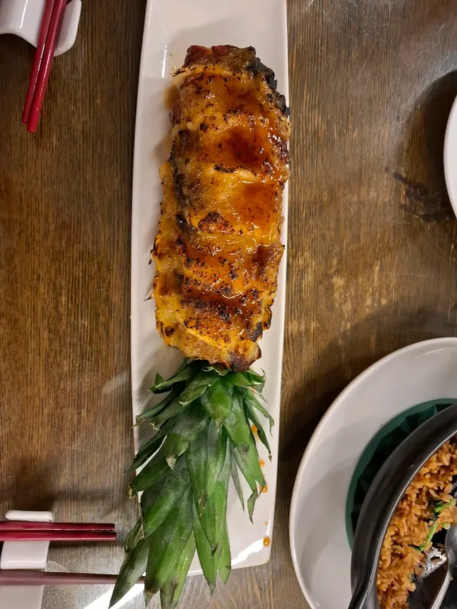 菠蘿叉燒，菠蘿造型