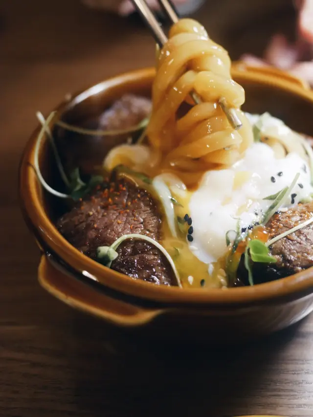 壽喜燒牛脊肉炒烏冬