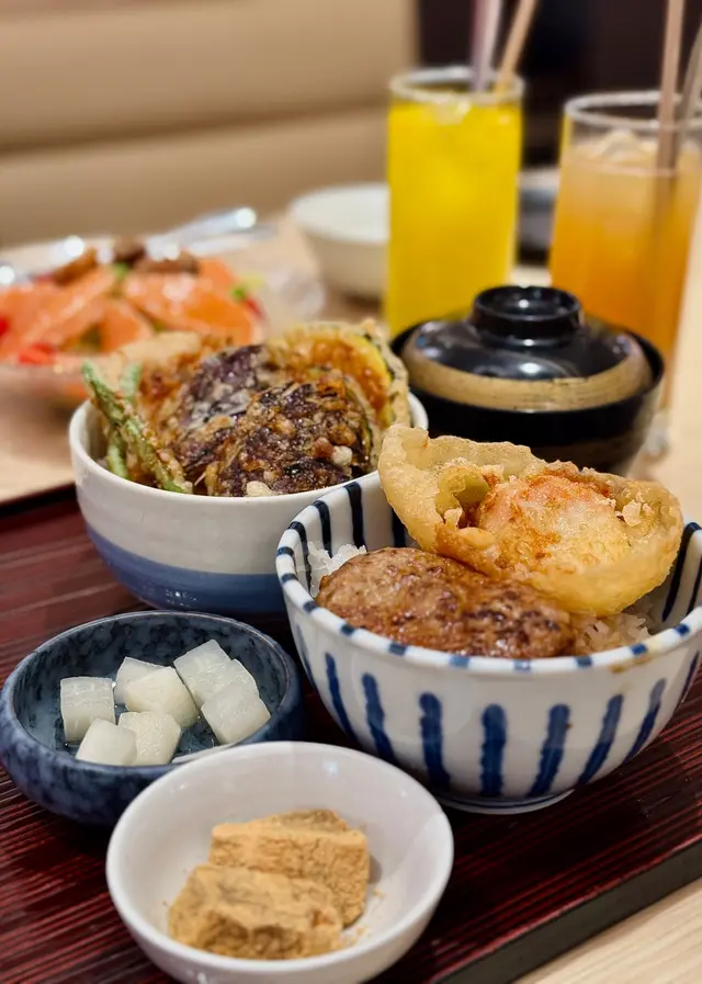 沖繩阿古豬漢堡日本蛋天婦羅丼配雜錦天婦羅定食