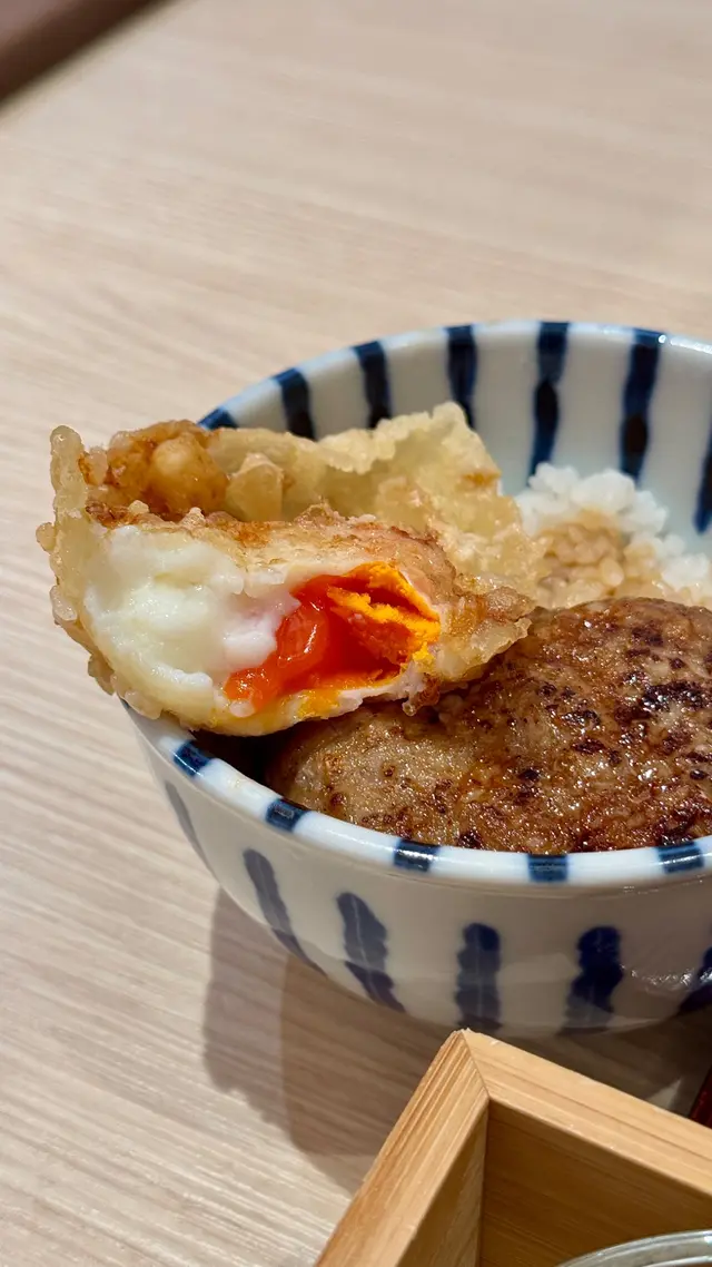 沖繩阿古豬漢堡日本蛋天婦羅丼配雜錦天婦羅定食