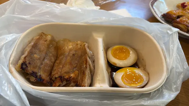 黑椒牛肉煎餃伴糖心蛋