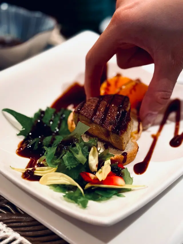 香煎鵝肝伴自家制醬汁