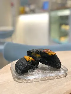 濃郁芝士竹炭貝果