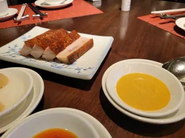 完全不脆皮燒腩仔