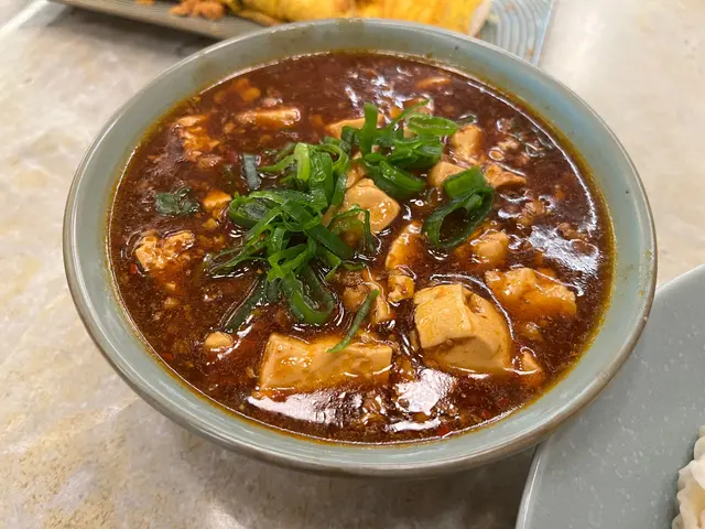 惹味同埋用料好夠,可惜唔夠熱