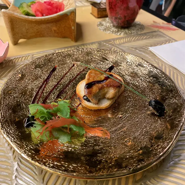香煎鵝肝伴自家制醬汁