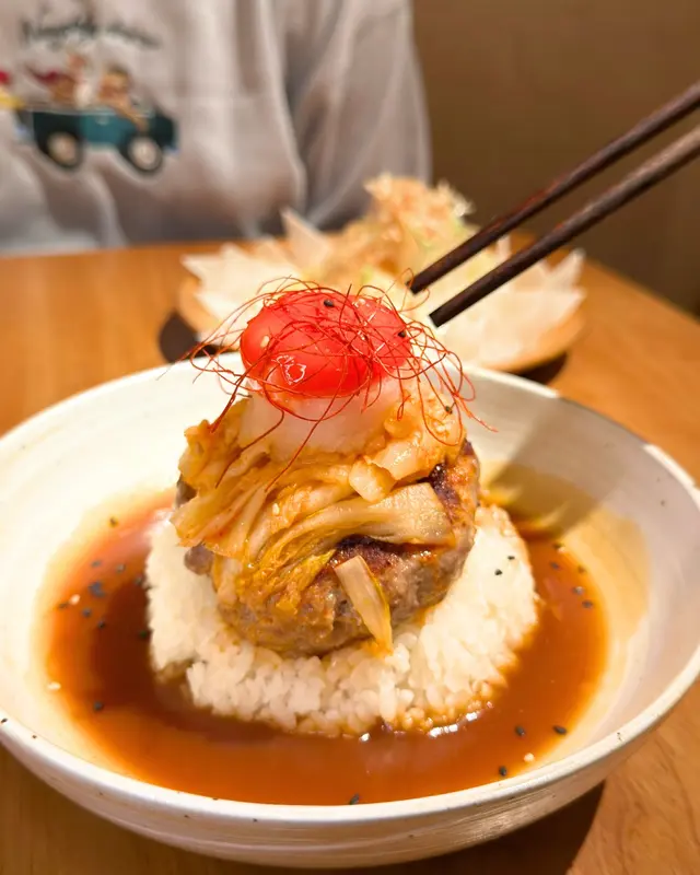 招牌手打和牛漢堡蘭王蛋飯