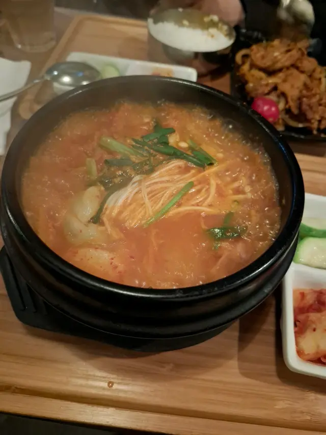 L13韓式年糕餃子鍋