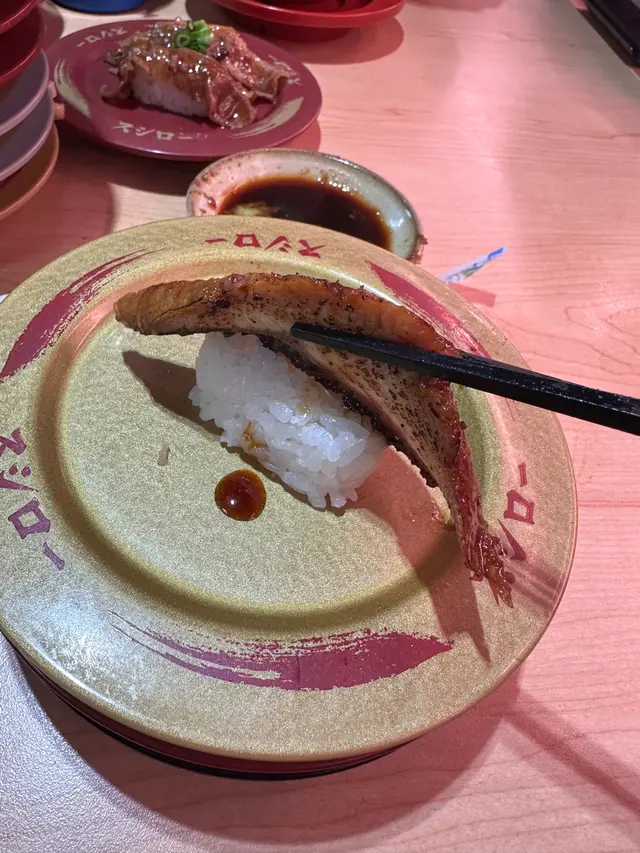 比$22食平價薄身版鰻魚壽司，跟本就唔係果回事，經理話品質一樣所以唔比退，話不嬲都係甘，我都成日食壽司郎，如果佢堅持話品質一直係甘，甘即係愈來愈差，甘我可以斷粉唔洗再食啦