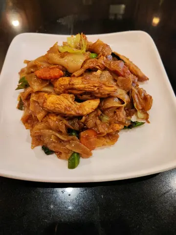 午餐：乾炒素河粉 (雞)