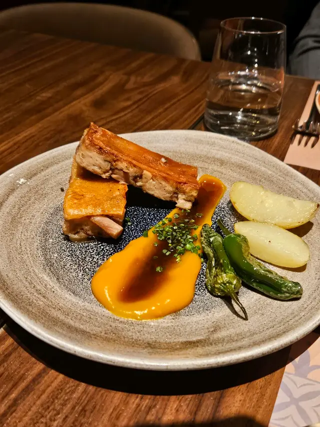 QM Signature Suckling Pig