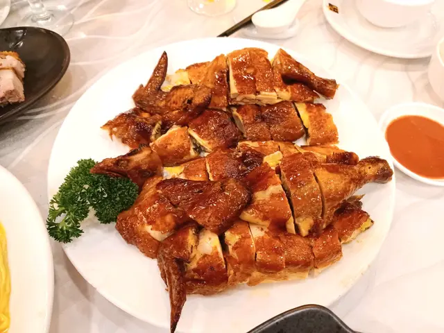 脆皮南乳吊燒雞