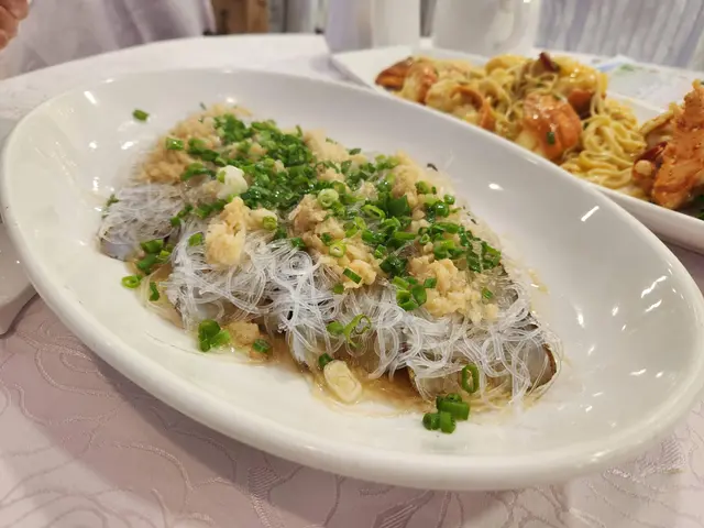 蒜蓉粉絲蒸蟶子