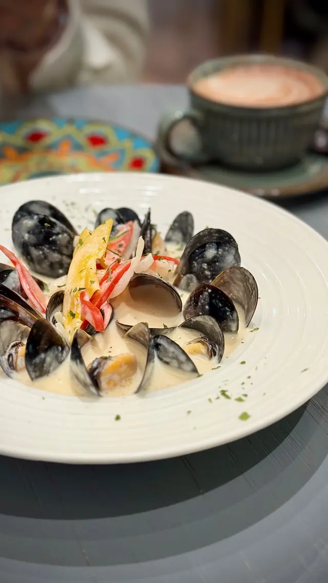 白酒忌廉煮藍青口