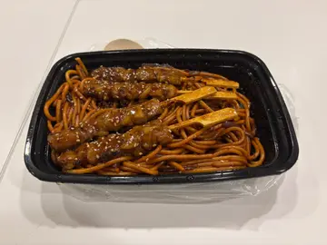 醬油雞肉串炒意粉