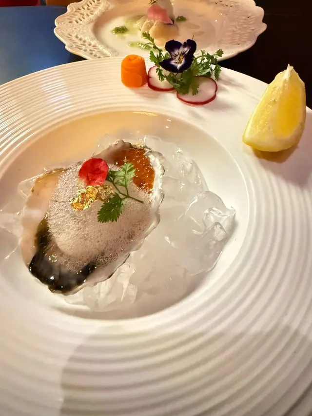 泡沫法國生蠔三文魚子(10道-1st)