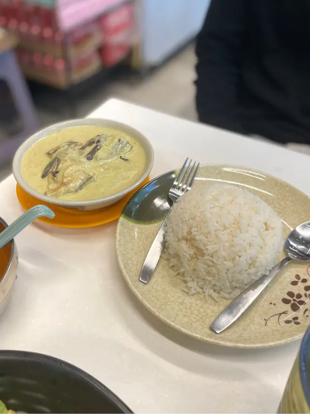 泰式青咖喱雞配白飯