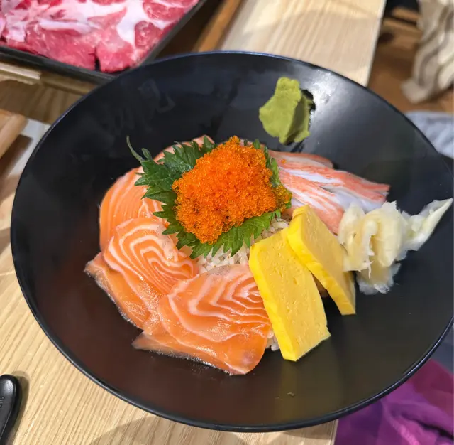 蟹籽三文魚丼