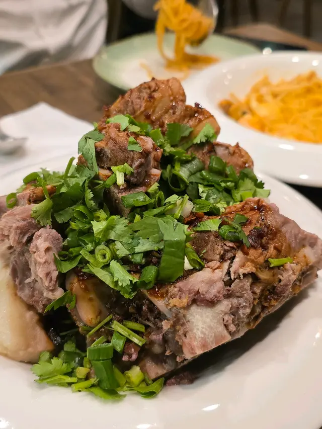 自家秘製火山骨