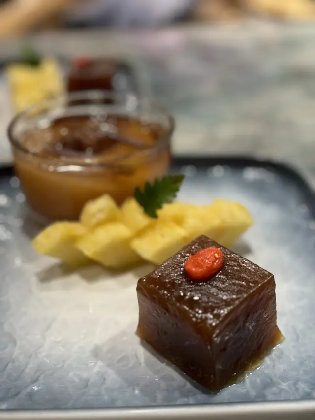 陳皮話梅燉雪梨配紅棗糕