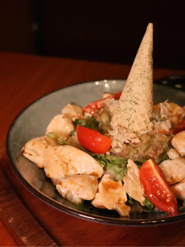 慢煮三文魚牛油果蟹肉他他丼飯