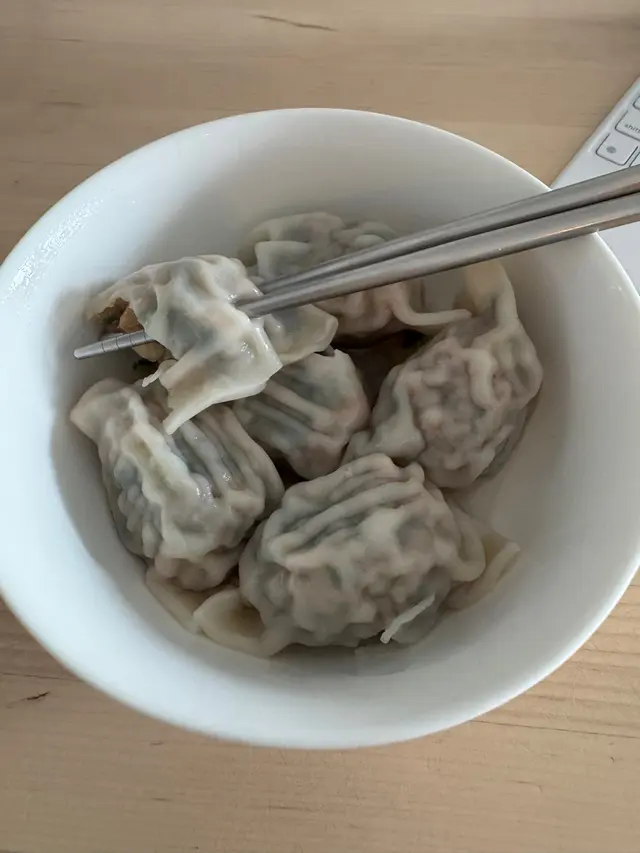 芫荽餃（生餃）