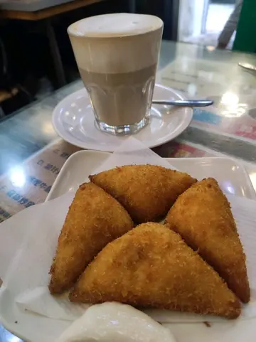 蝦多士+Latte